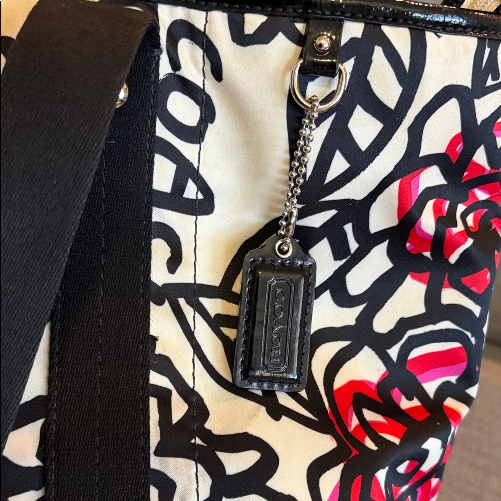 Rare Coach Glam Floral Tote Bag Black/White/Pink 💕🌺 - Picture 9 of 17